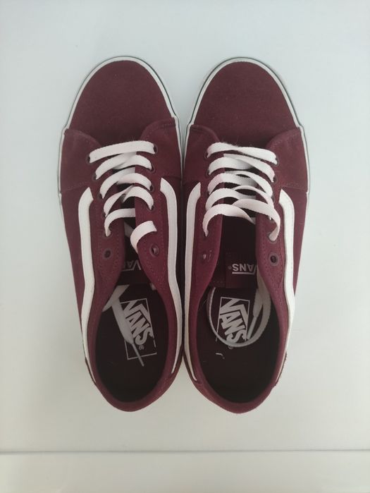 Vendo ténis Vans Filmore Decon Bordeaux

Tamanho 42.

Como novos, usad