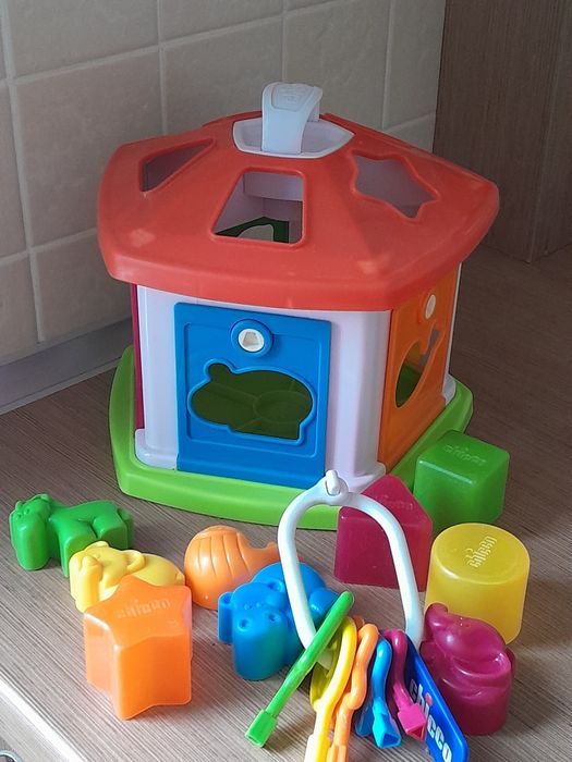 Продам сортер chicco