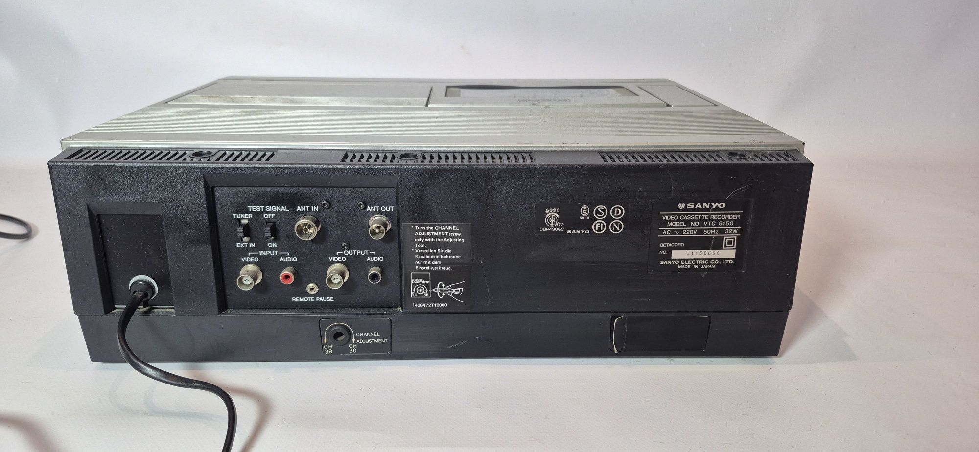 Magnetowid Rejestrator wideo Betamax Sanyo VTC - 5150 vintage 1983