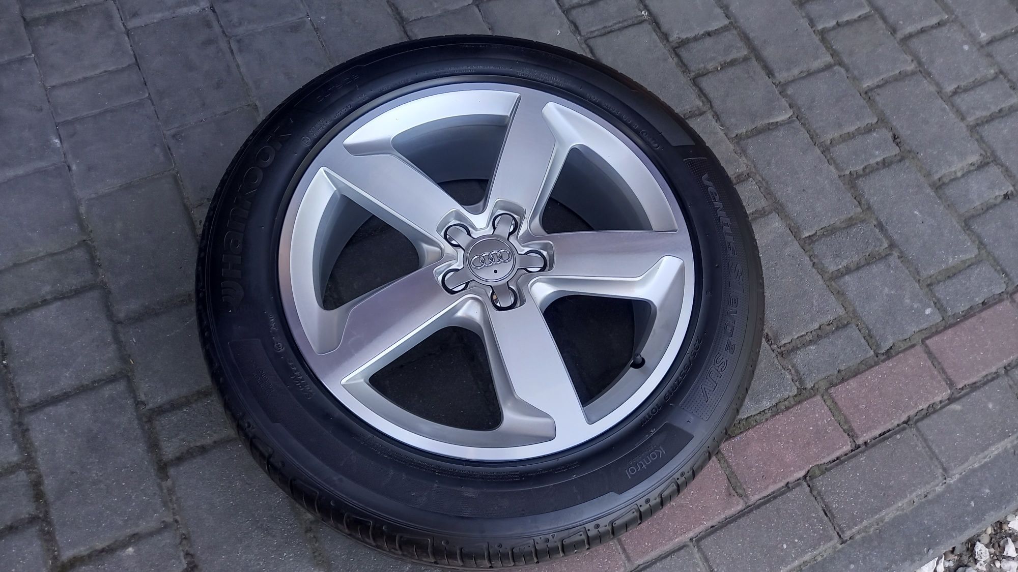 Oryginalne koła Letnie Audi Q5   8J 19" ET 39 5x112 4szt
