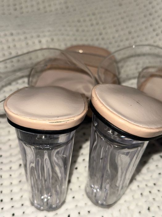 Жіночі босоніжки