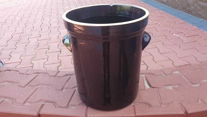 Kamionka,Garnek,Beczka z szelkami do przenoszenia i pokrywą szklaną