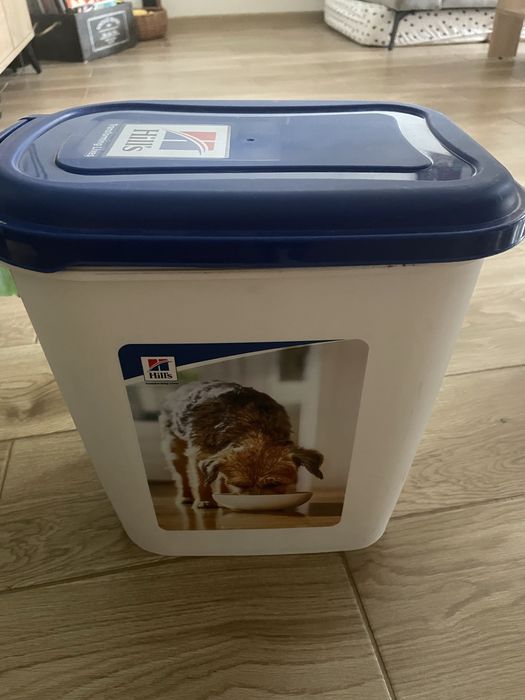 Pojemnik na karmę