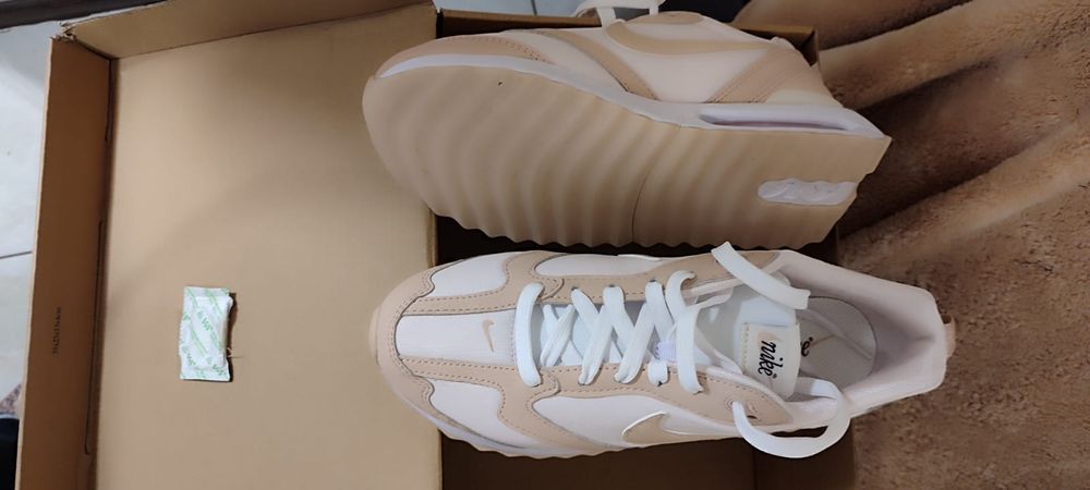 Кросовки оригинал НОВЫЕ Nike Air Max Dawn Light