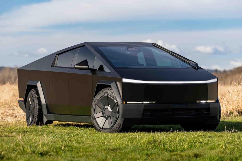 Tesla Cybertruck Лобове скло Сyberbeast 2023- оригінал