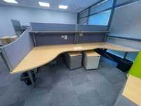 Biurko narożne 160x140 cm firma STEELCASE
