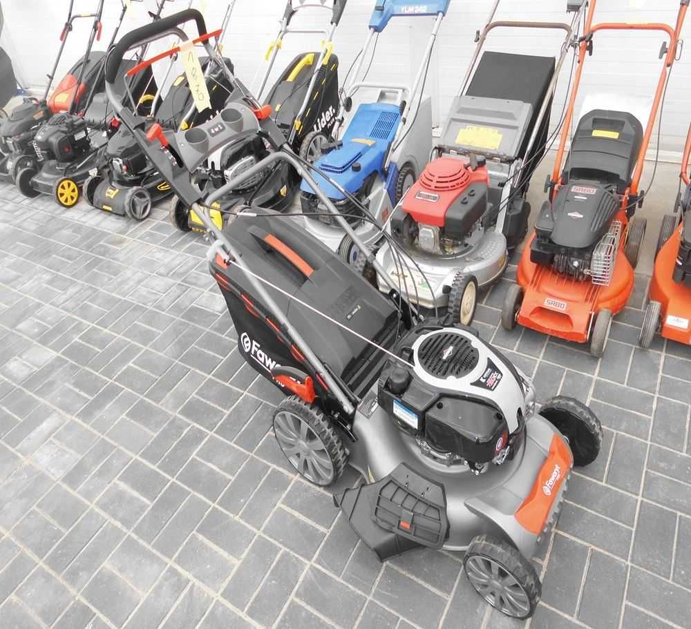 NOWA Kosiarka spalinowa z napędem i koszem BRIGGS&STRATTON 750EX  51cm