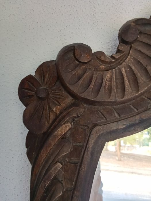 Espelho, moldura em madeira