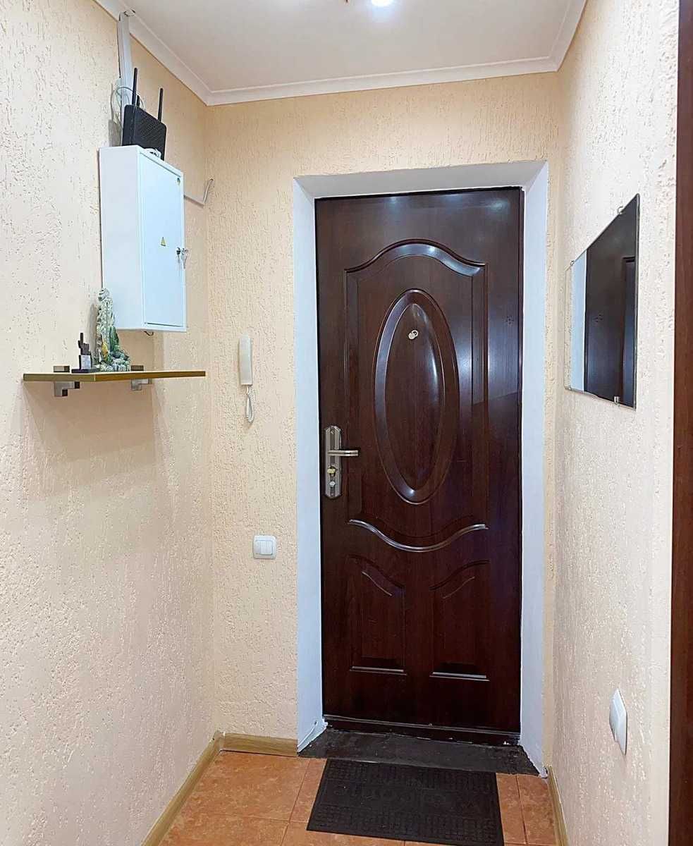 Продаж 1к квартири з ремонтом ТЦ Квадрат вул. Гната Юри, 1/11
