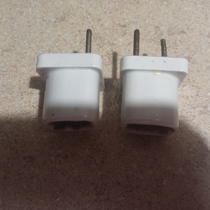 Gniazdo bezpiecznikowe ceramiczne 25A