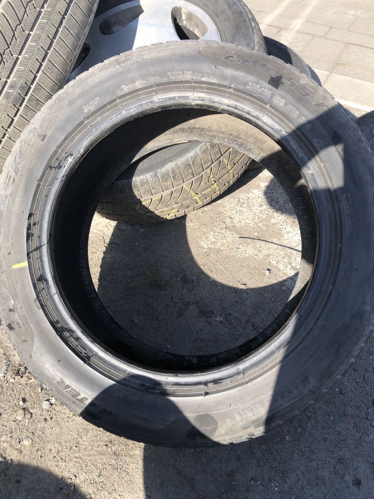 225/55R17 Pirelli