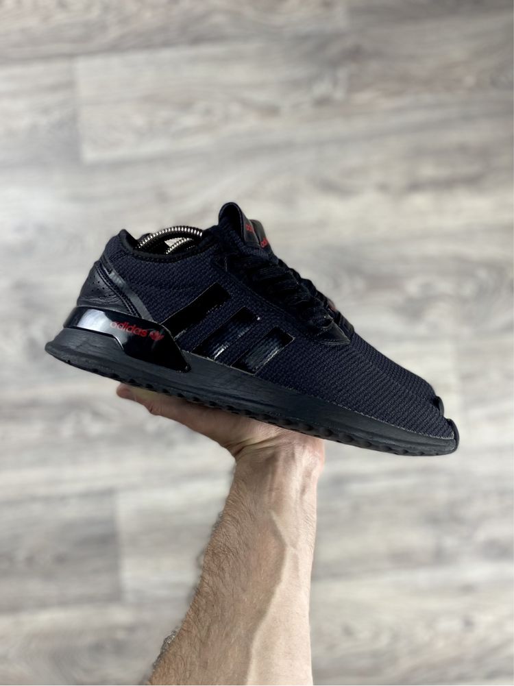 Adidas original кроссовки 40 размер черные оригинал