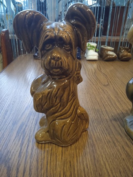 Figurka pies,ceramiczna.
