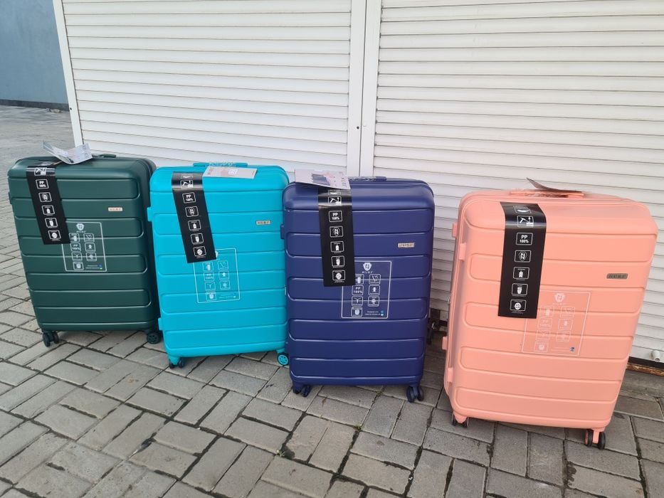 Валіза чемодан поліпропілен пластик