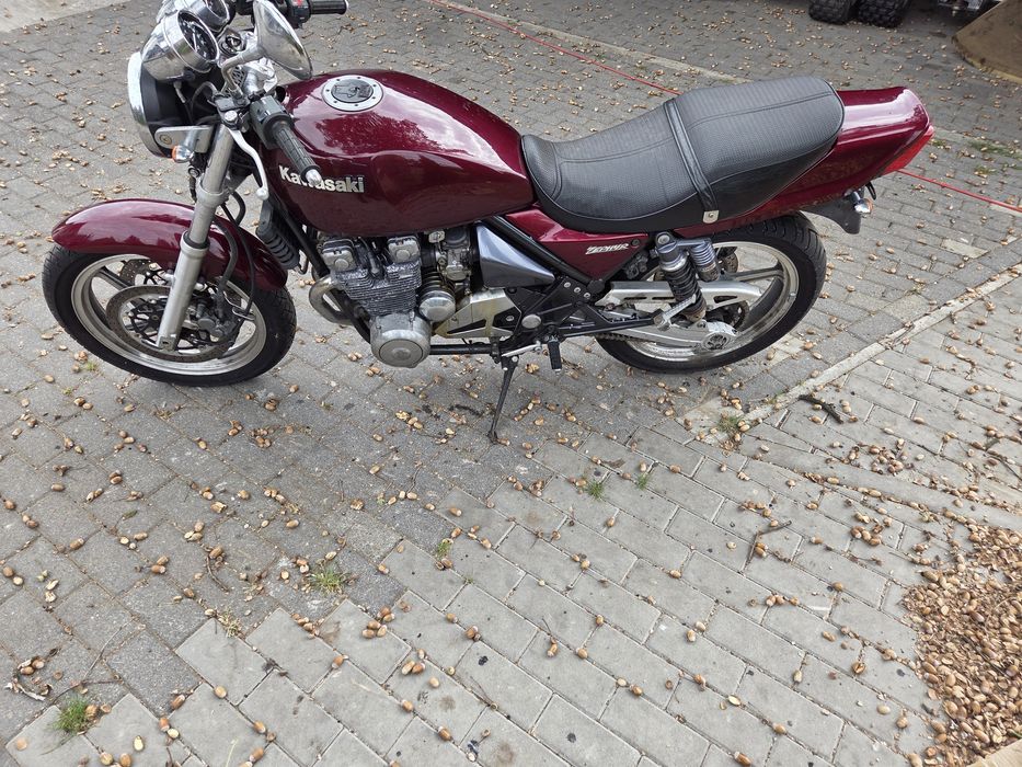 Kawasaki Zephyr 550 Cafe Racer!