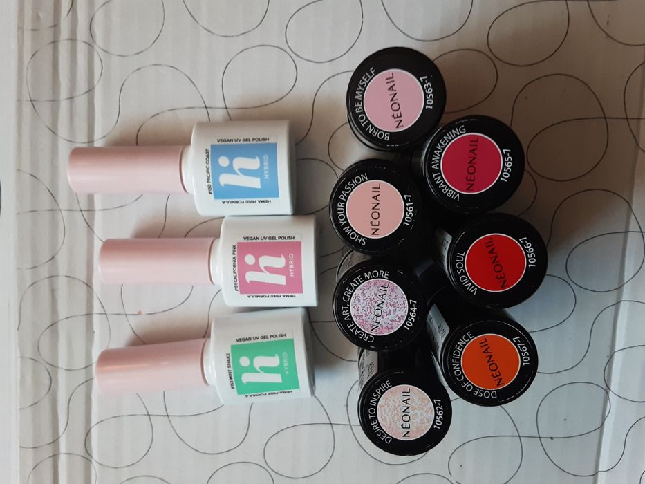 Lampa UV Hi Hibrid + lakiery hybrydowe NeoNail i Hi Hibrid