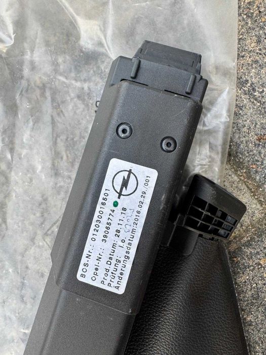 Roleta- siatka Opel Zafira C zestaw  stan idealny