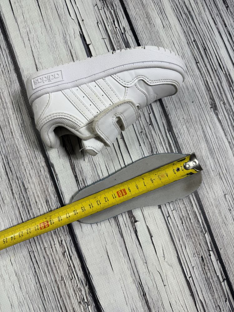 Adidas детские кроссовки оригинал 25 размер белые на липучке