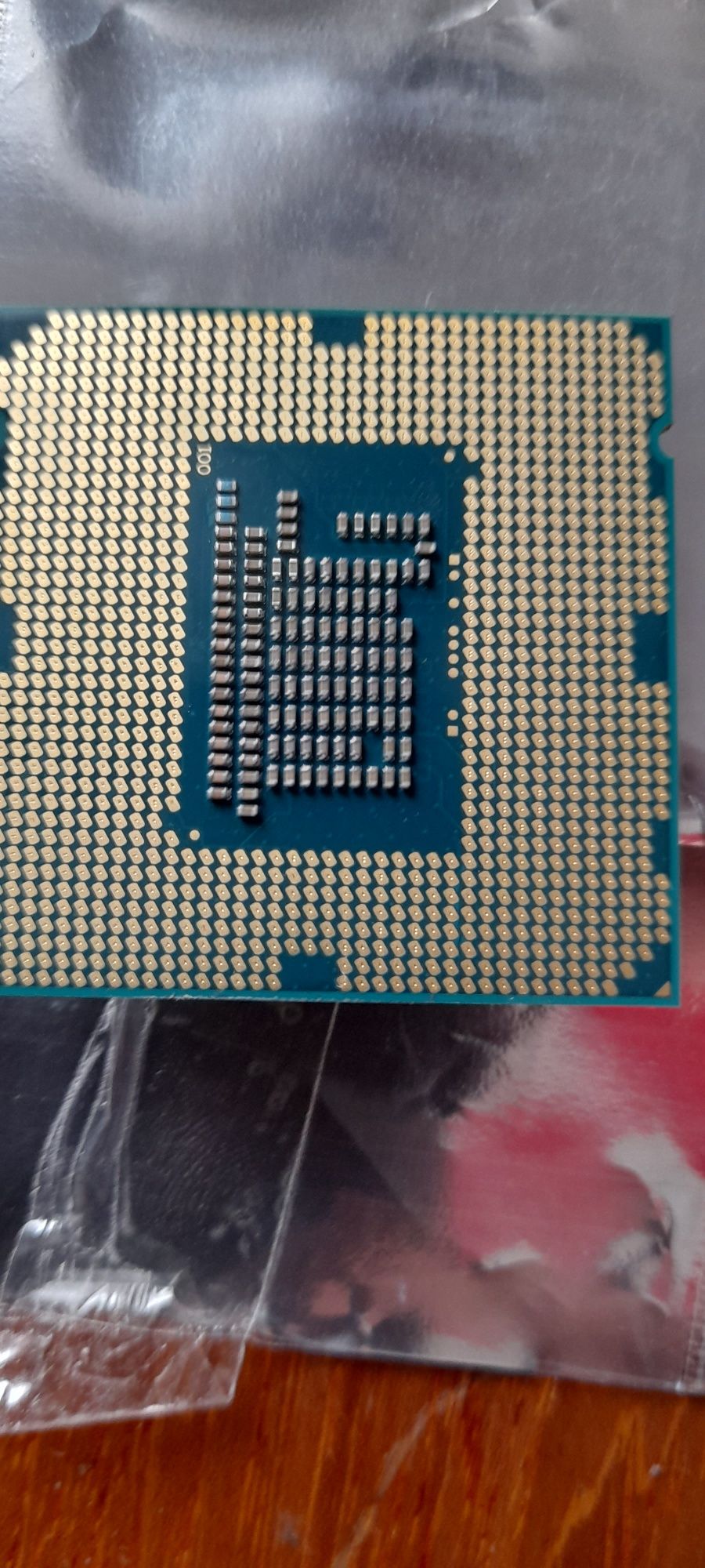 Vendo processador Intel Core i3 socket 1155. Está a funcionar bem.
CPU