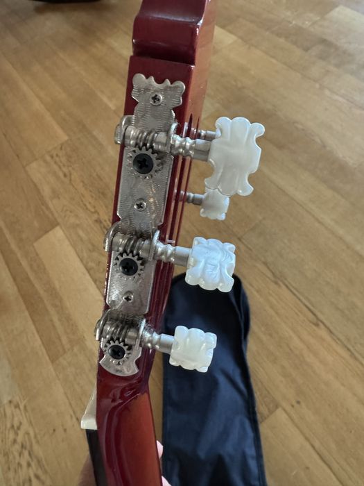 Guitarra nova com pouquíssimo uso