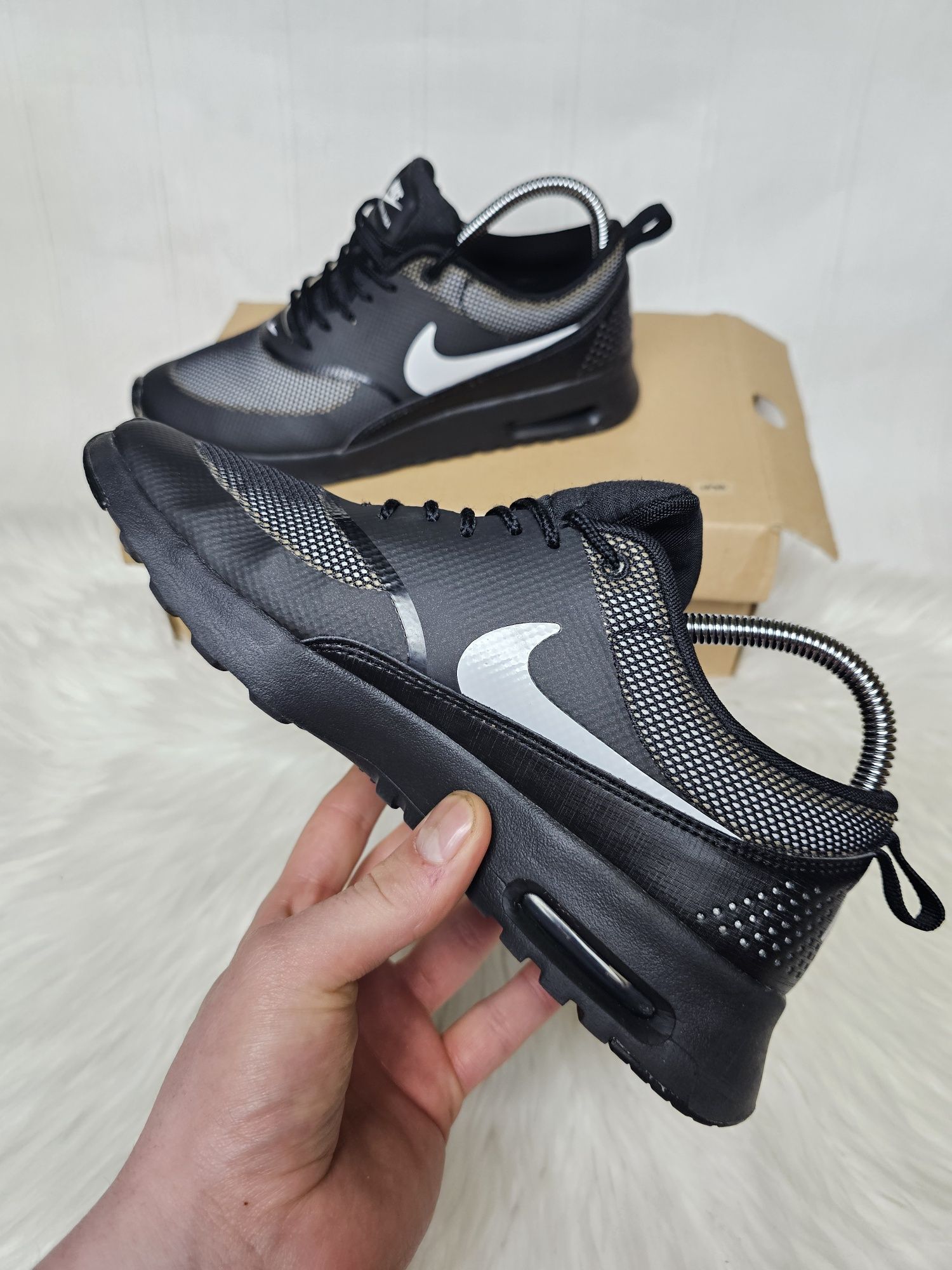 Кросівки NIKE Air Max Thea 40 розмір