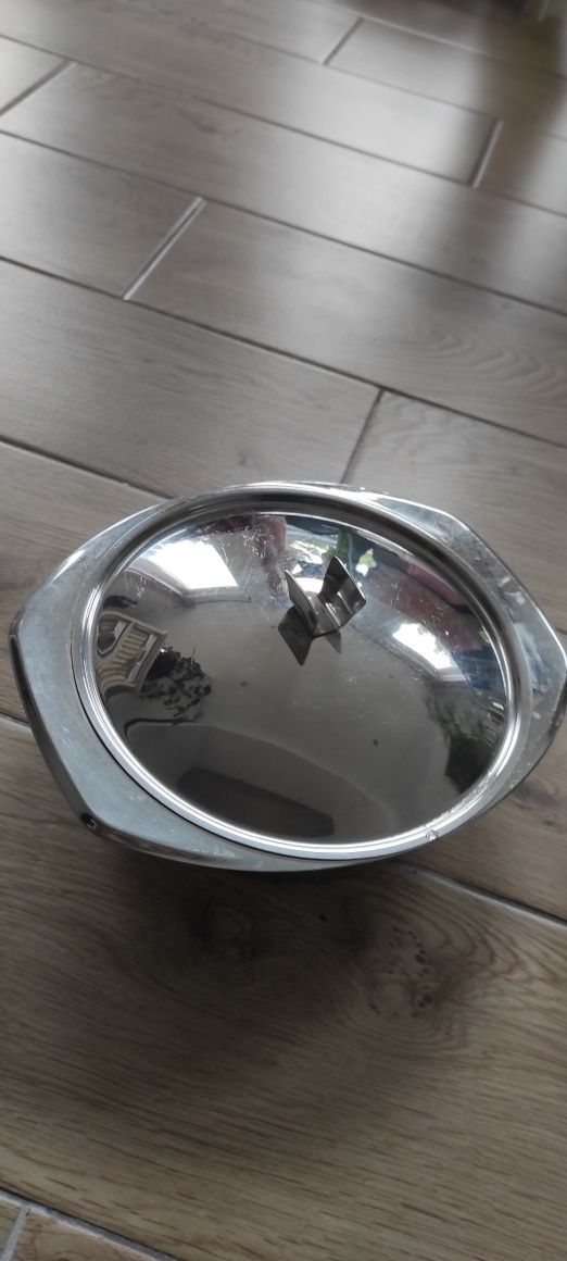 Naczynia ze stali nierdzewnej z pokrywką, 2 sztuki, cena za komplet