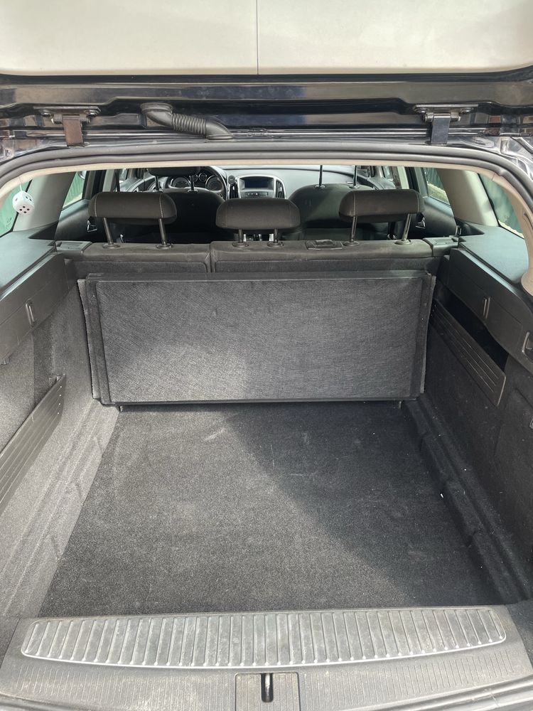 В продажу Opel Astra j
