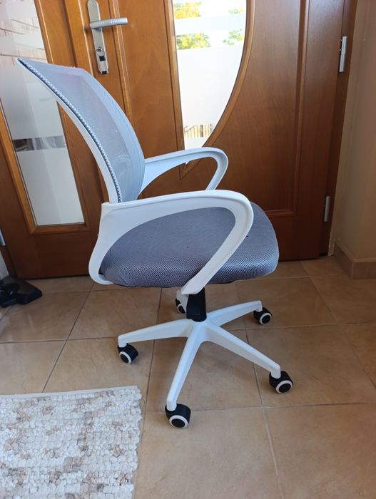 Fotel obrotowy, krzesło obrotowe młodzieżowe