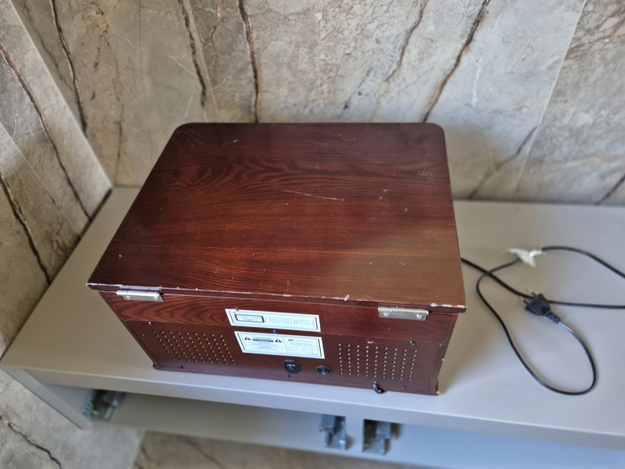 Multimedia odtwarzacz CD, radio, gramofon