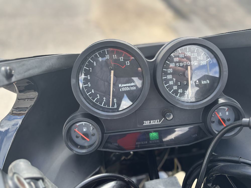 Kawasaki GPZ 900 Top Gun