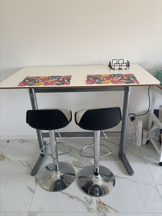 Conjunto mesa + 6 cadeiras
