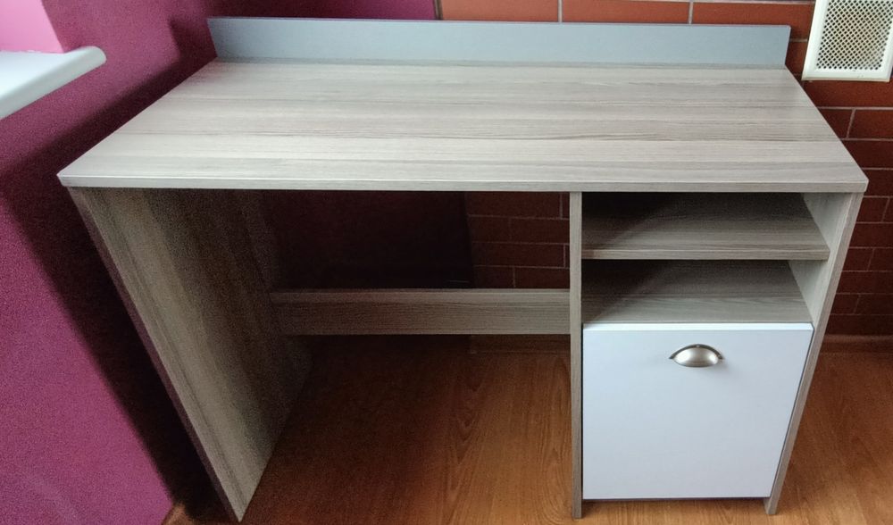 Biurko młodzieżowe