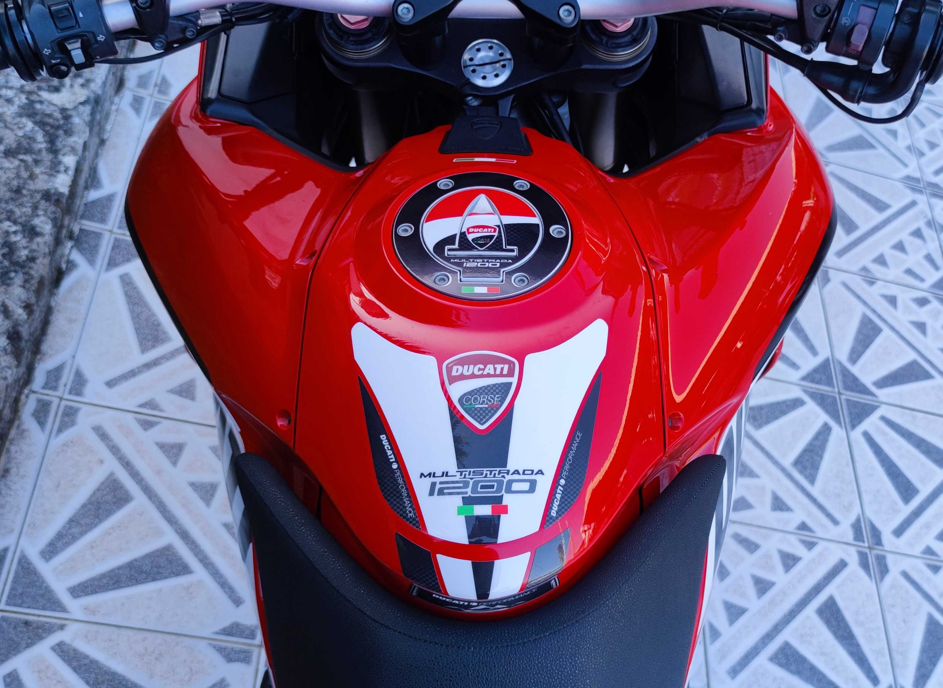 Ducati Multistrada e Desert X Personalizações/autocolantes Motos/Malas