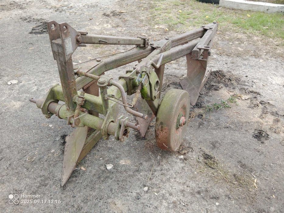 Pług trzyskibowy zagonowy