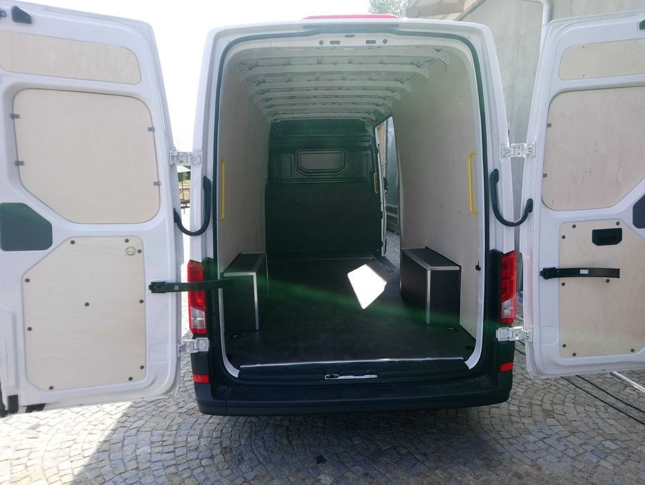 Zabudowa samochodu dostawczego VW Crafter L5H3 i innych modeli
