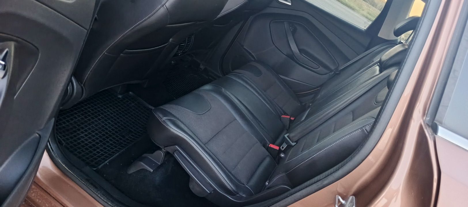 Ford Kuga 2.0 TDCi 200KM 4x4 ST-Line – full opcja, super stan