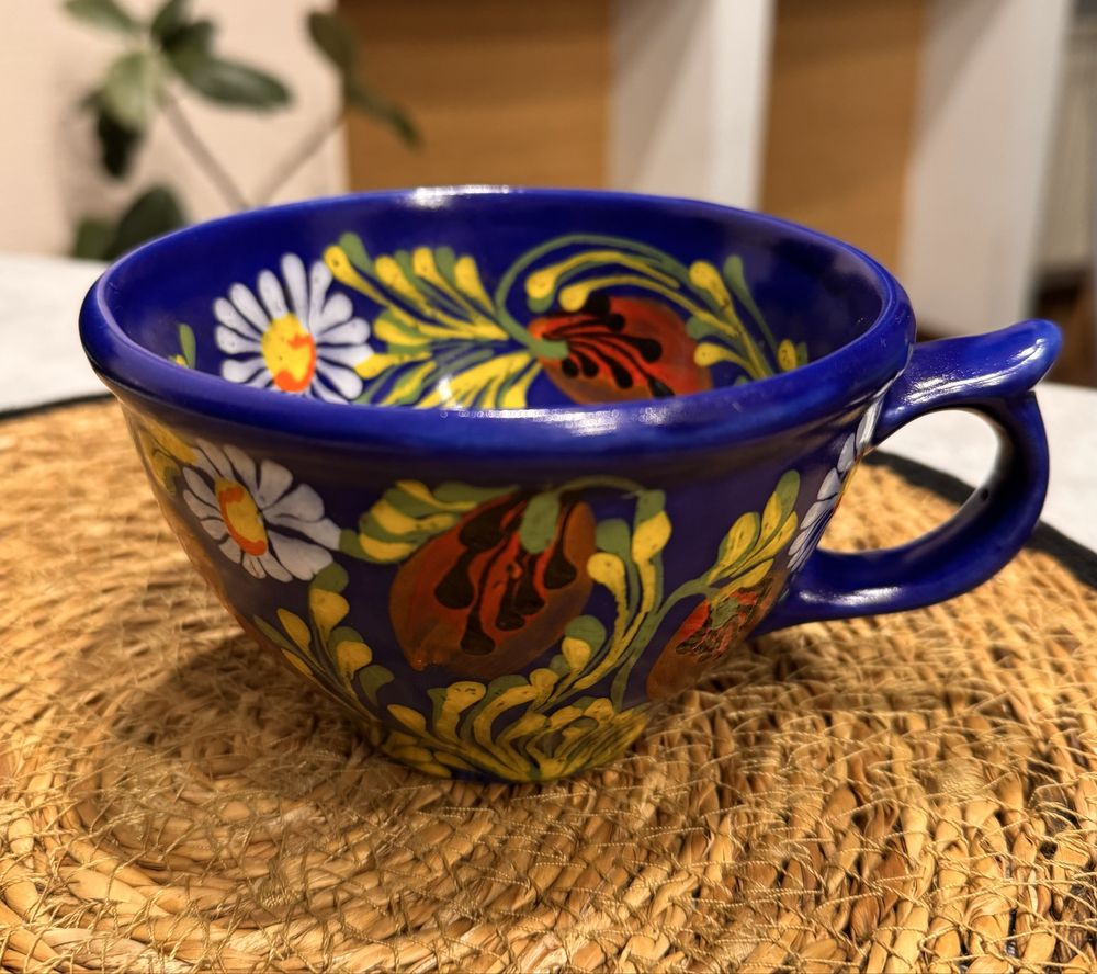 Чашка Львіська кераміка, синя з маками і ромашками