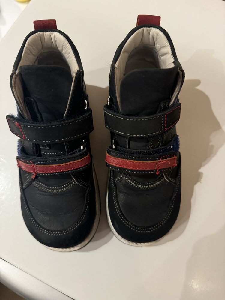 Buty chlopiece memo