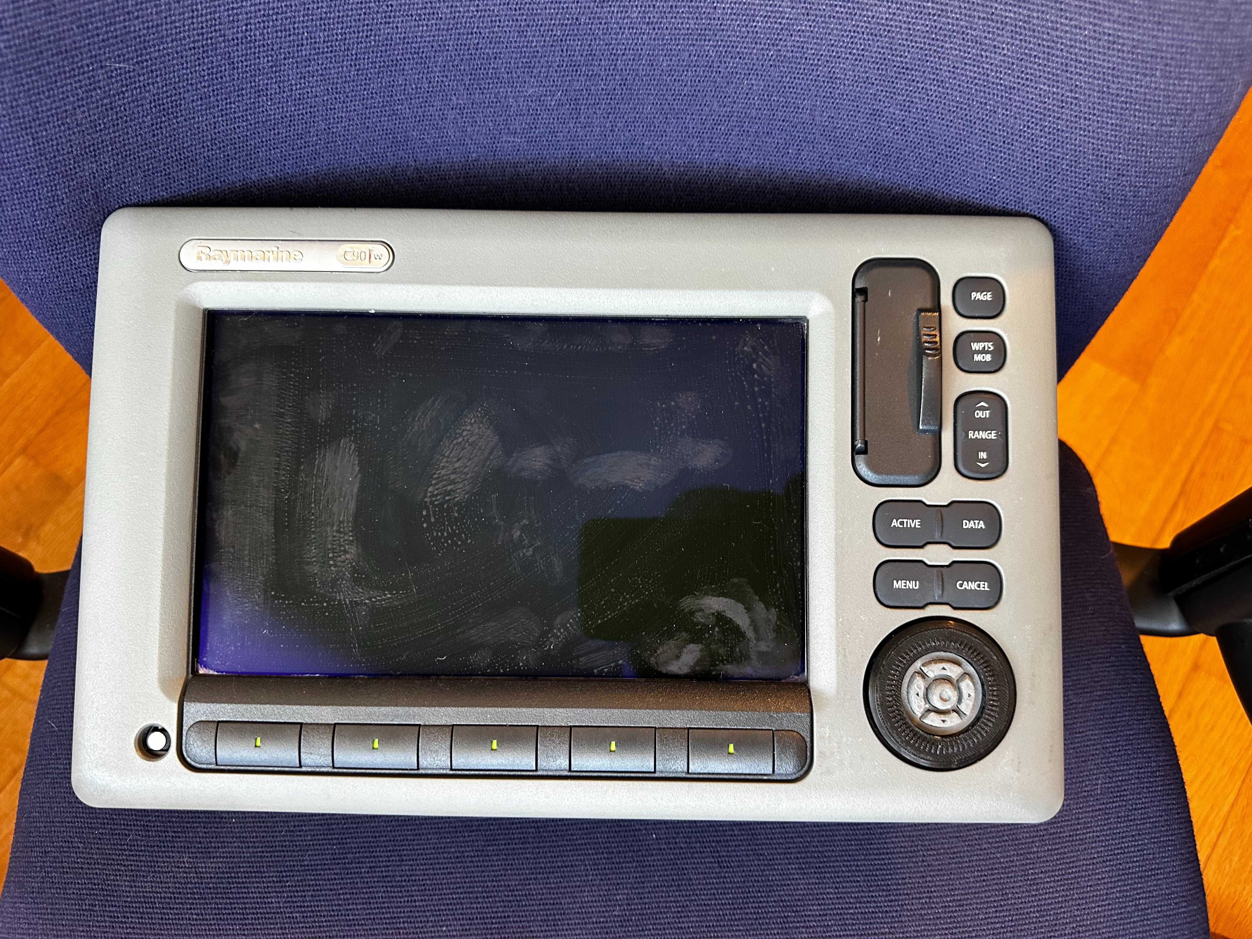 Raymarine C90w Chartplotter