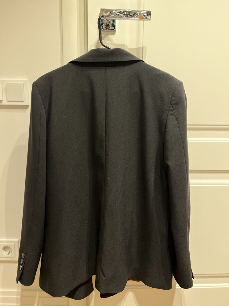 Класичний піджак чорного кольору