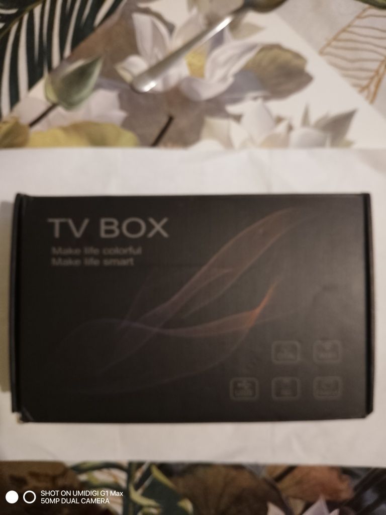 Android 10 TV BOX. Netflix YouTube Google Play.