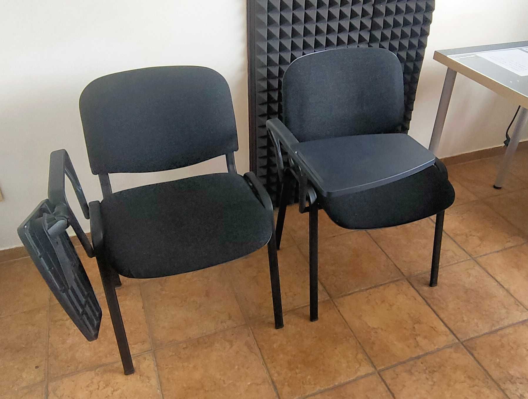 Krzesło konferencyjne ISO tapicerowane z pulpitem (2 sztuki)