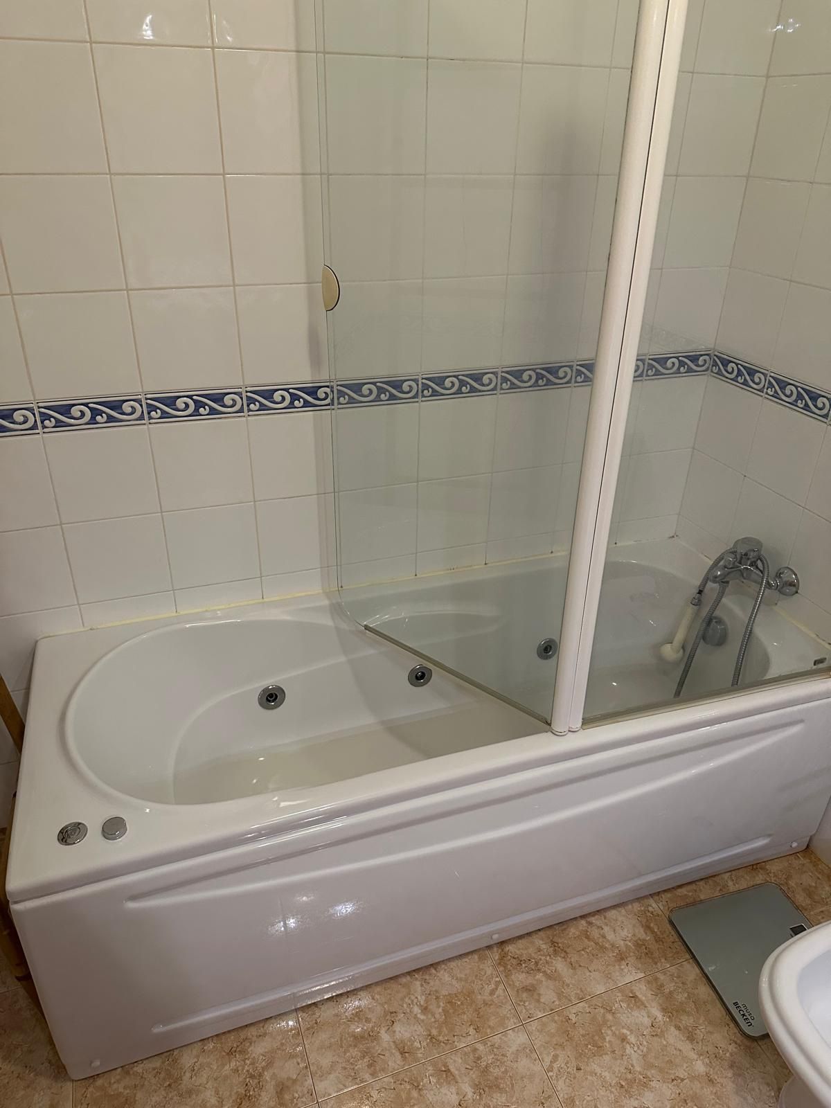Loiça casa banho, banheira hidromassagem e movel wc