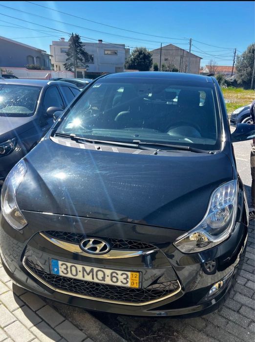 Carro IX20 2012 preto