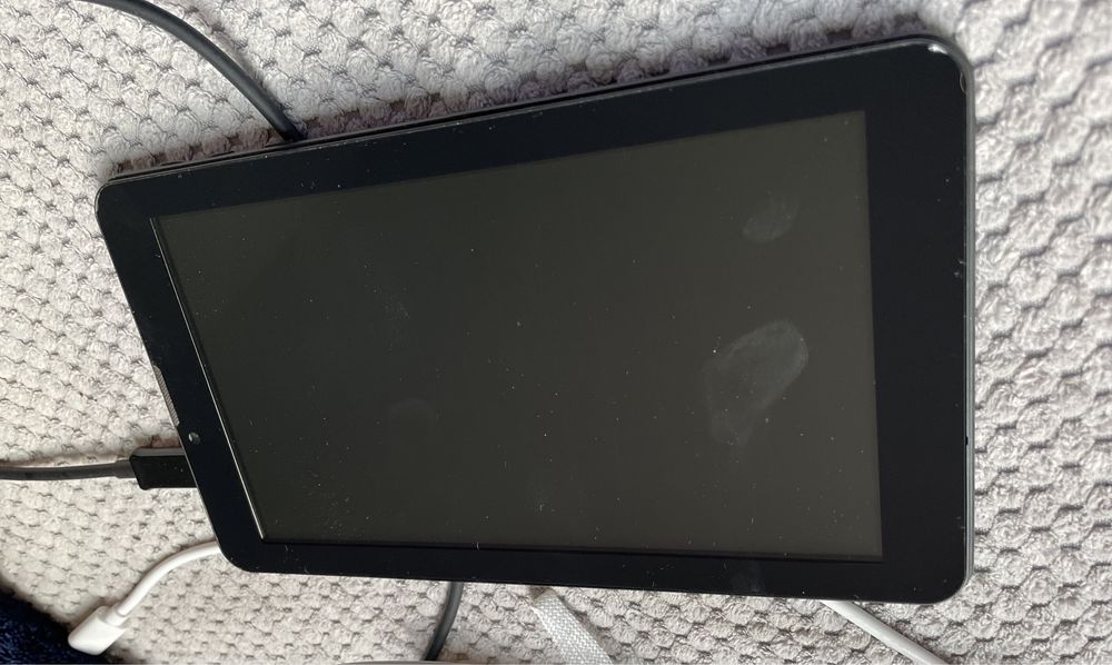 Uszkodzony tablet Manta
