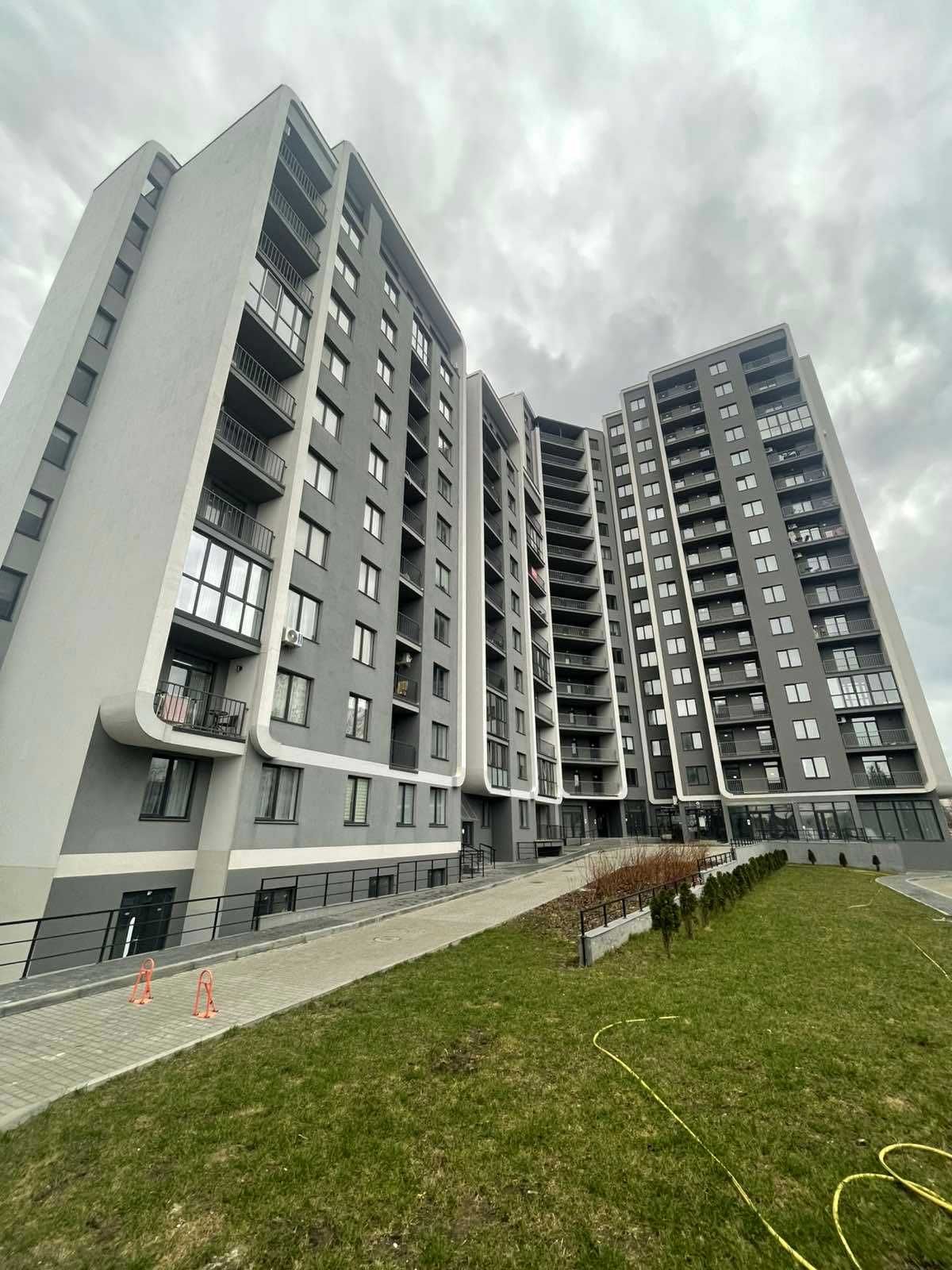 Терміновий продаж 2 кім.кв з ексклюзивним ремонтом в ЖК Resident Hall