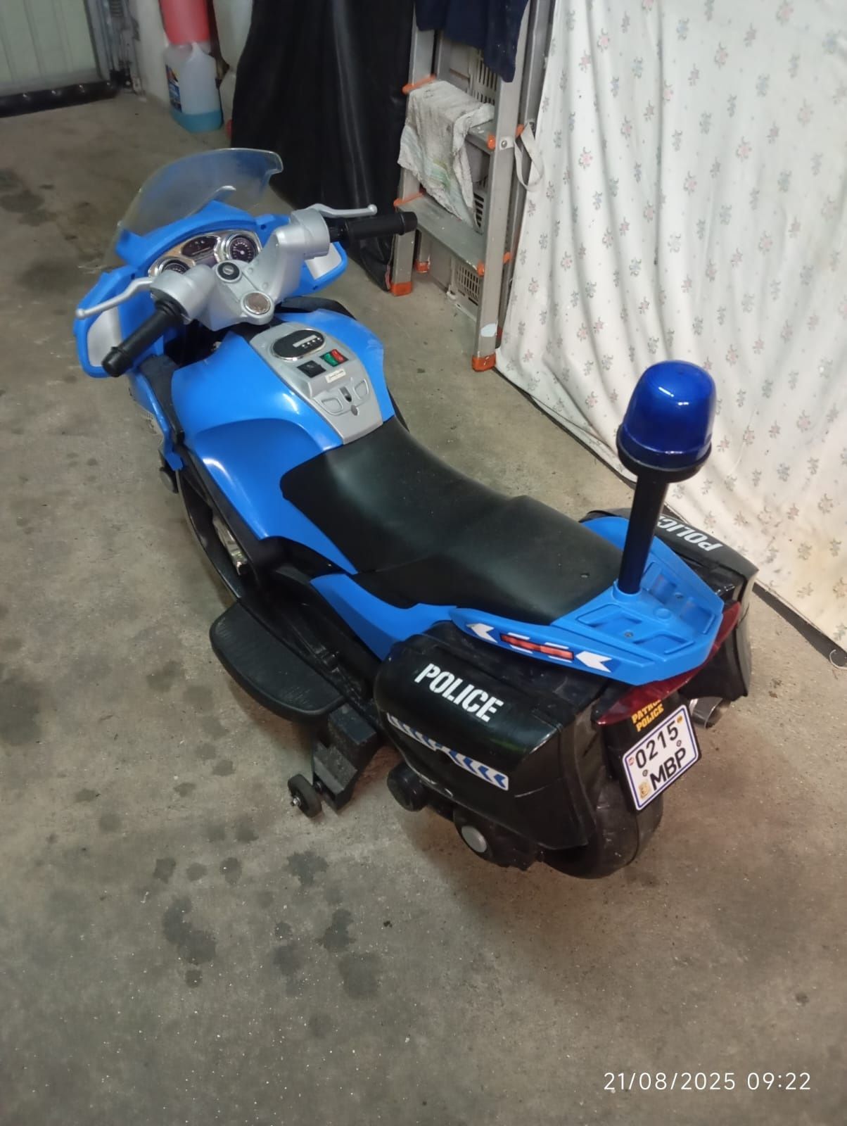 Moto da polícia para criança