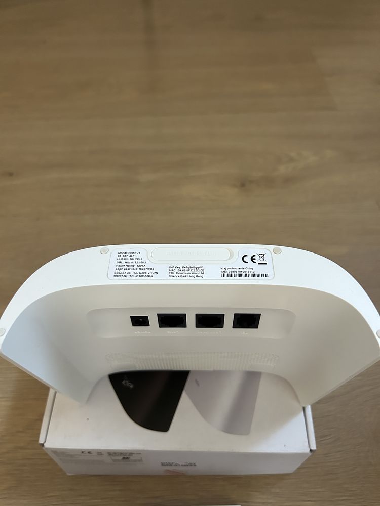 Router TCL HH63V1 na kartę SIM
