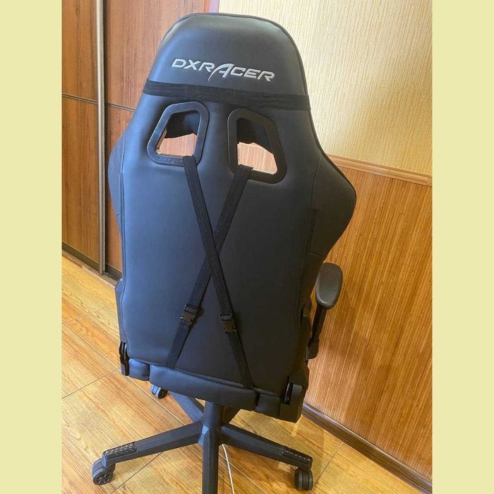 Крісло для геймера DXRacer P Series PU шкіра, нейлонова основа Чорне