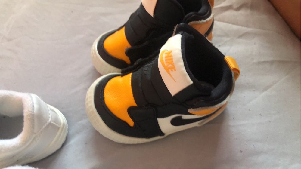 Vendo sapatinhos de bebe usados poucas vezes
